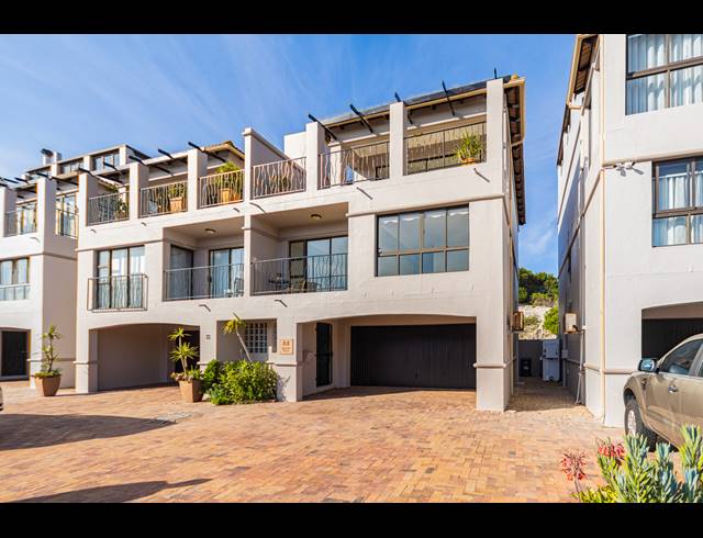 3 BEDROOM SEMI DETACHED TO LET IN BIG BAY